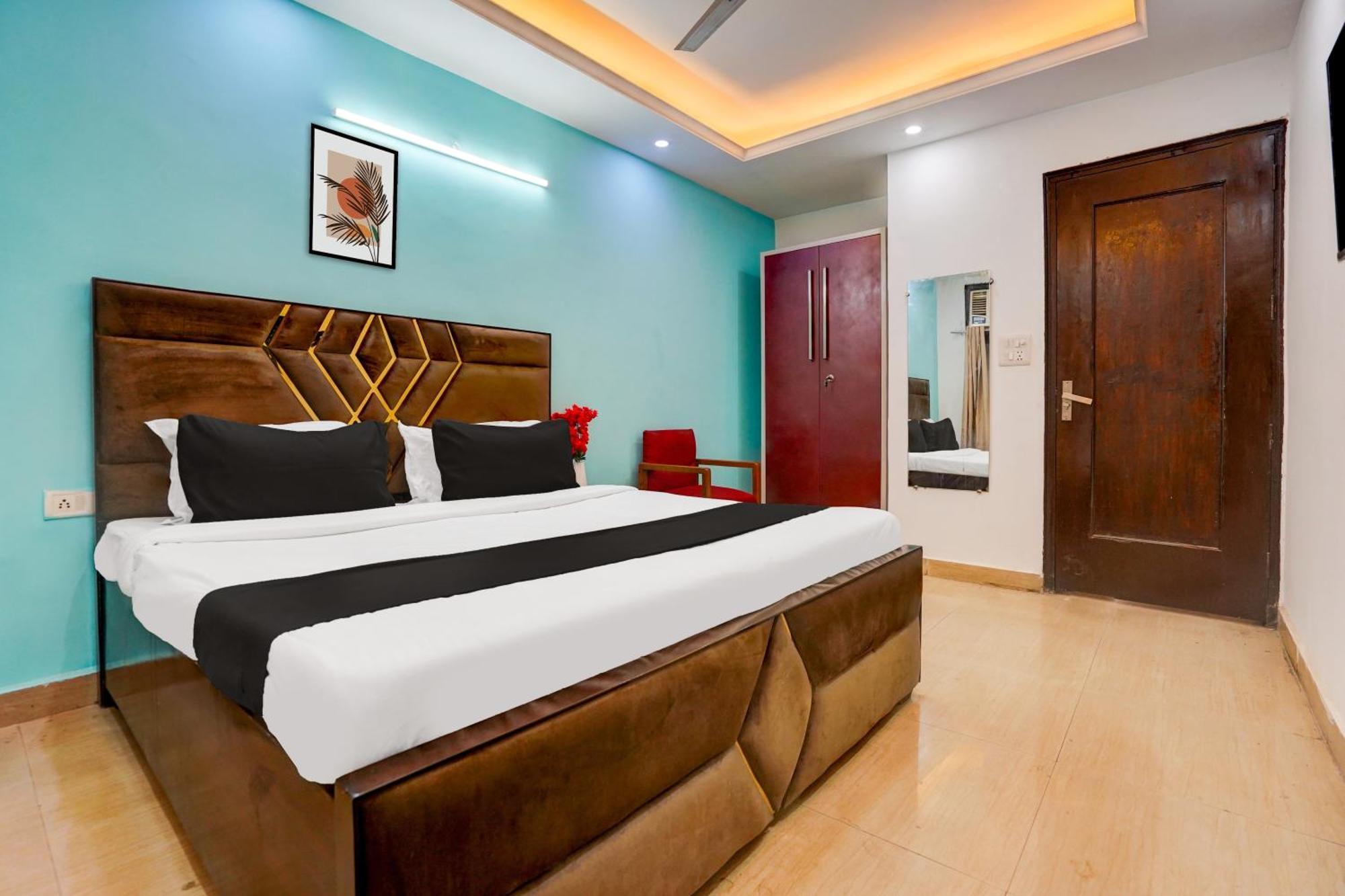 Hotel O Silver Key Kd Plaza Near Saket Metro Station Nuova Delhi Esterno foto