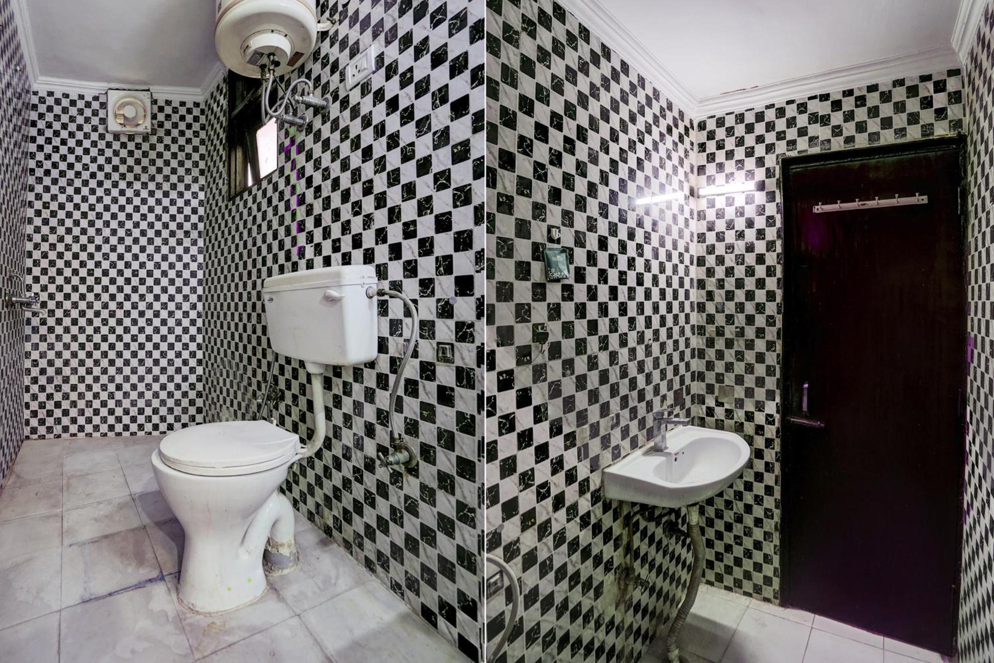 Hotel O Silver Key Kd Plaza Near Saket Metro Station Nuova Delhi Esterno foto
