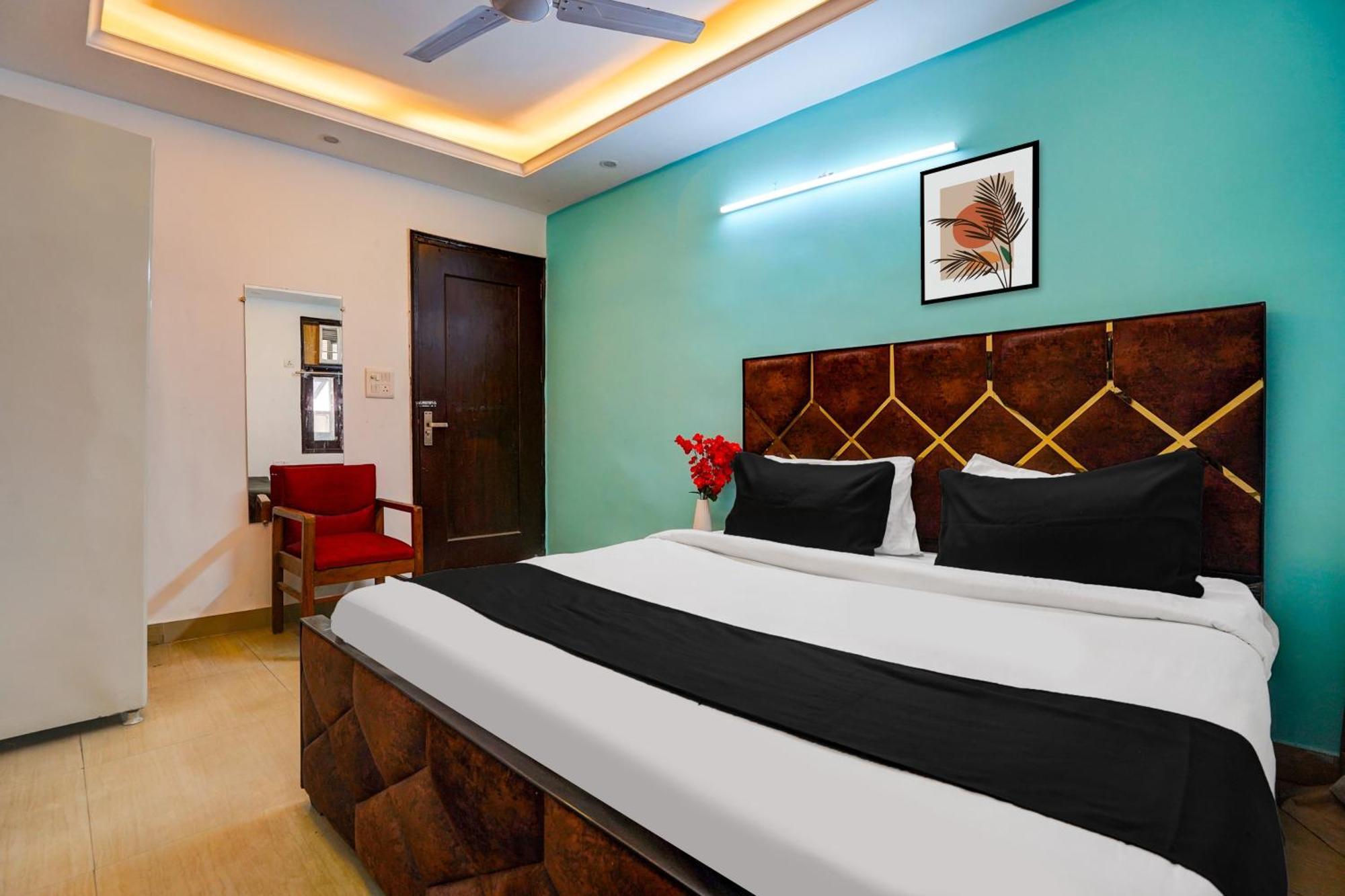 Hotel O Silver Key Kd Plaza Near Saket Metro Station Nuova Delhi Esterno foto