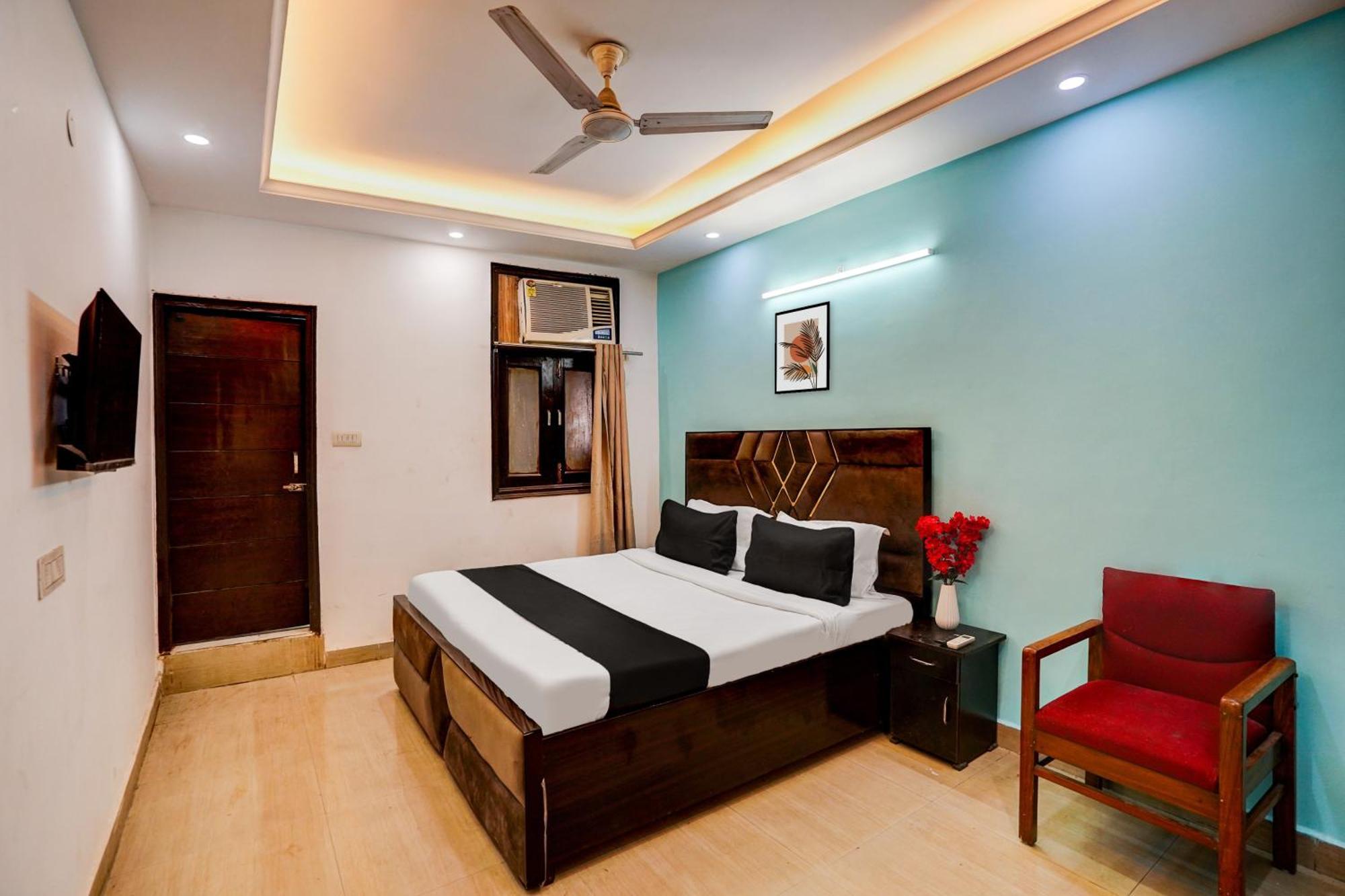 Hotel O Silver Key Kd Plaza Near Saket Metro Station Nuova Delhi Esterno foto