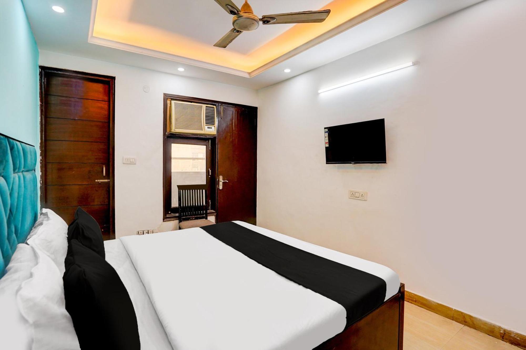 Hotel O Silver Key Kd Plaza Near Saket Metro Station Nuova Delhi Esterno foto