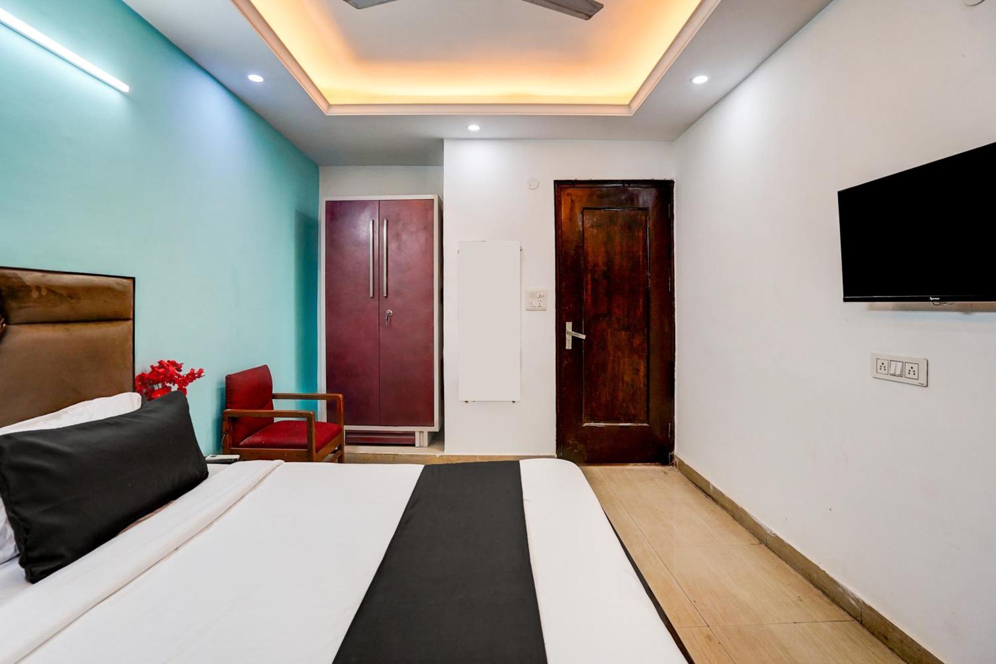 Hotel O Silver Key Kd Plaza Near Saket Metro Station Nuova Delhi Esterno foto