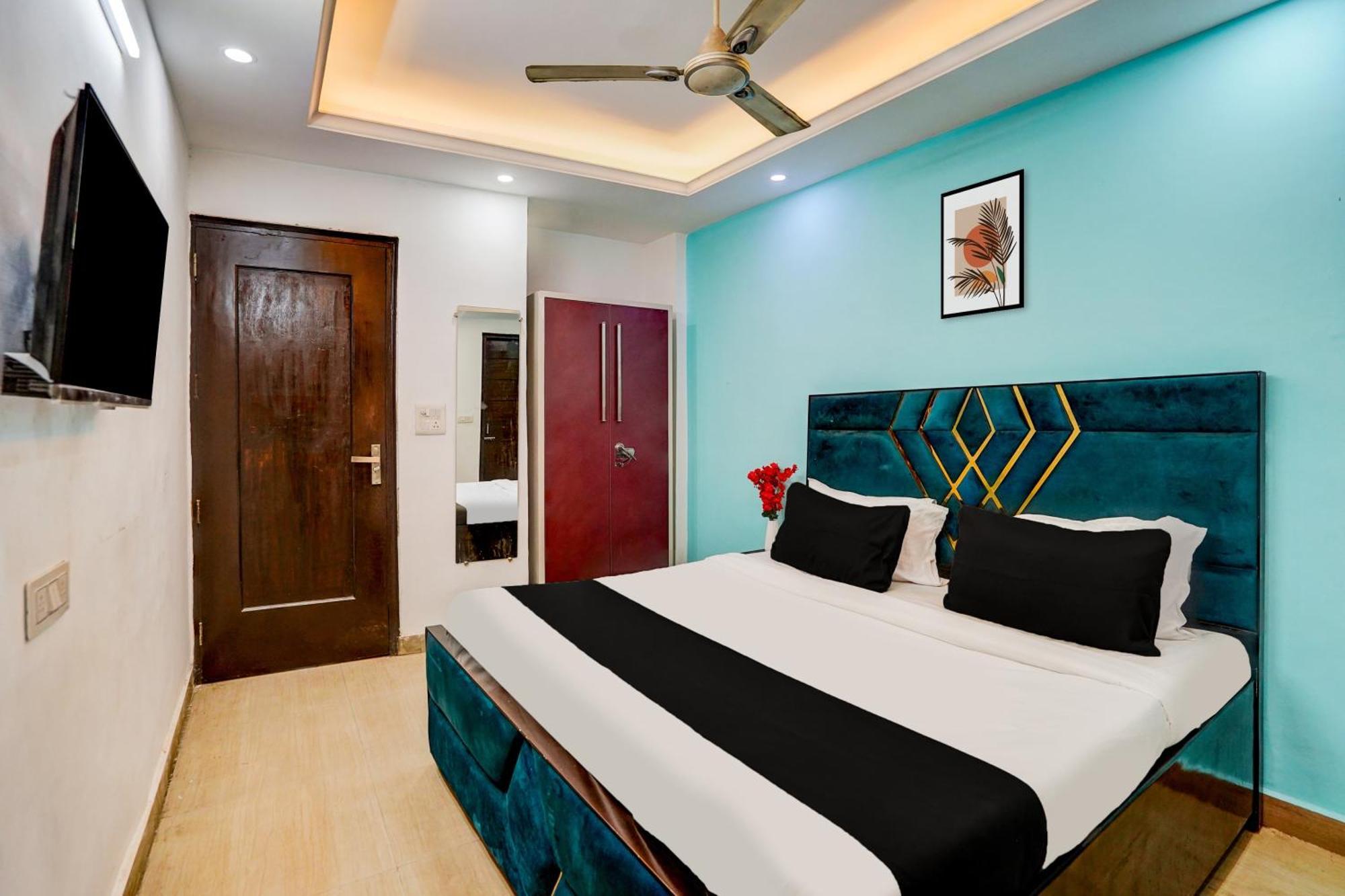 Hotel O Silver Key Kd Plaza Near Saket Metro Station Nuova Delhi Esterno foto