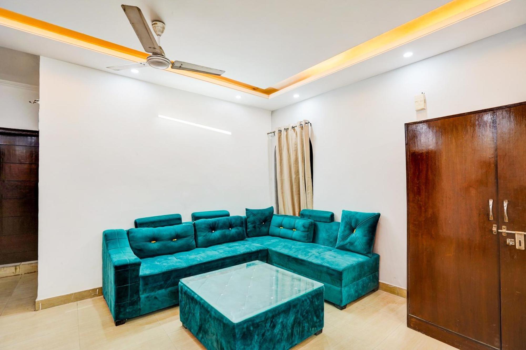 Hotel O Silver Key Kd Plaza Near Saket Metro Station Nuova Delhi Esterno foto