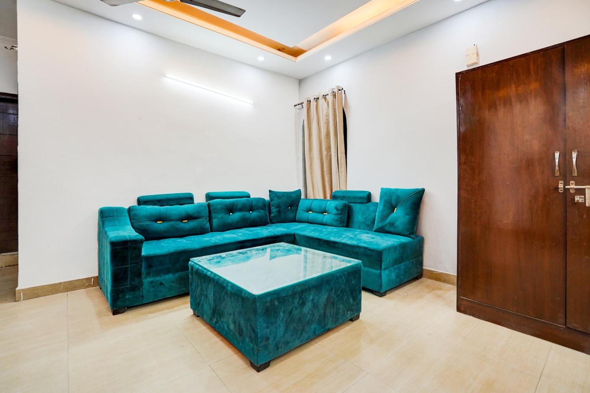 Hotel O Silver Key Kd Plaza Near Saket Metro Station Nuova Delhi Esterno foto