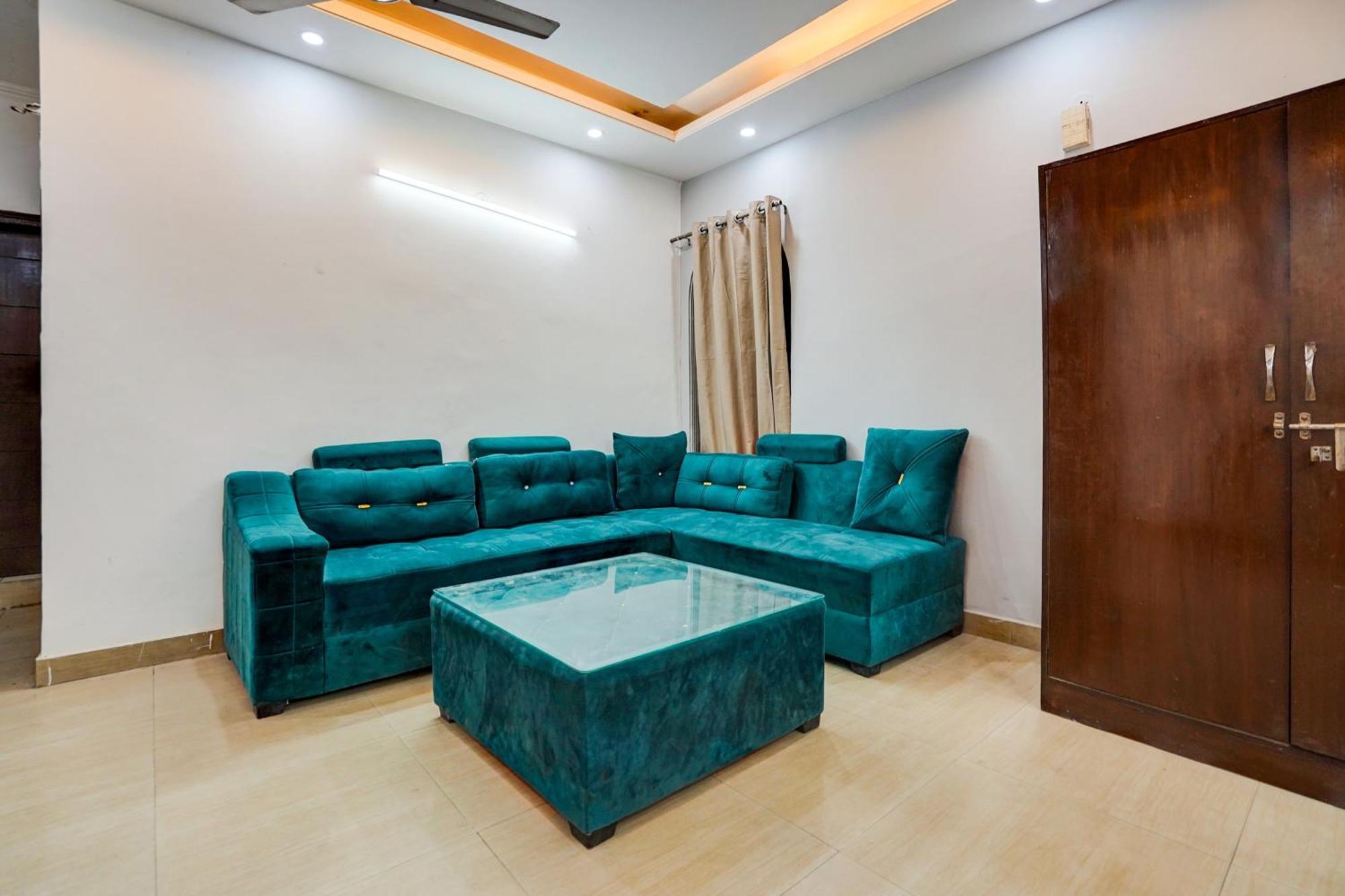 Hotel O Silver Key Kd Plaza Near Saket Metro Station Nuova Delhi Esterno foto