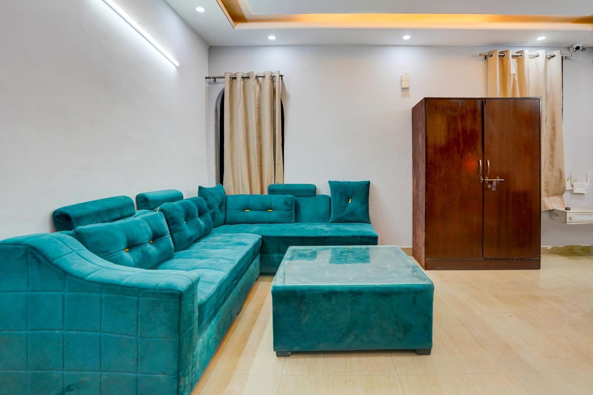 Hotel O Silver Key Kd Plaza Near Saket Metro Station Nuova Delhi Esterno foto
