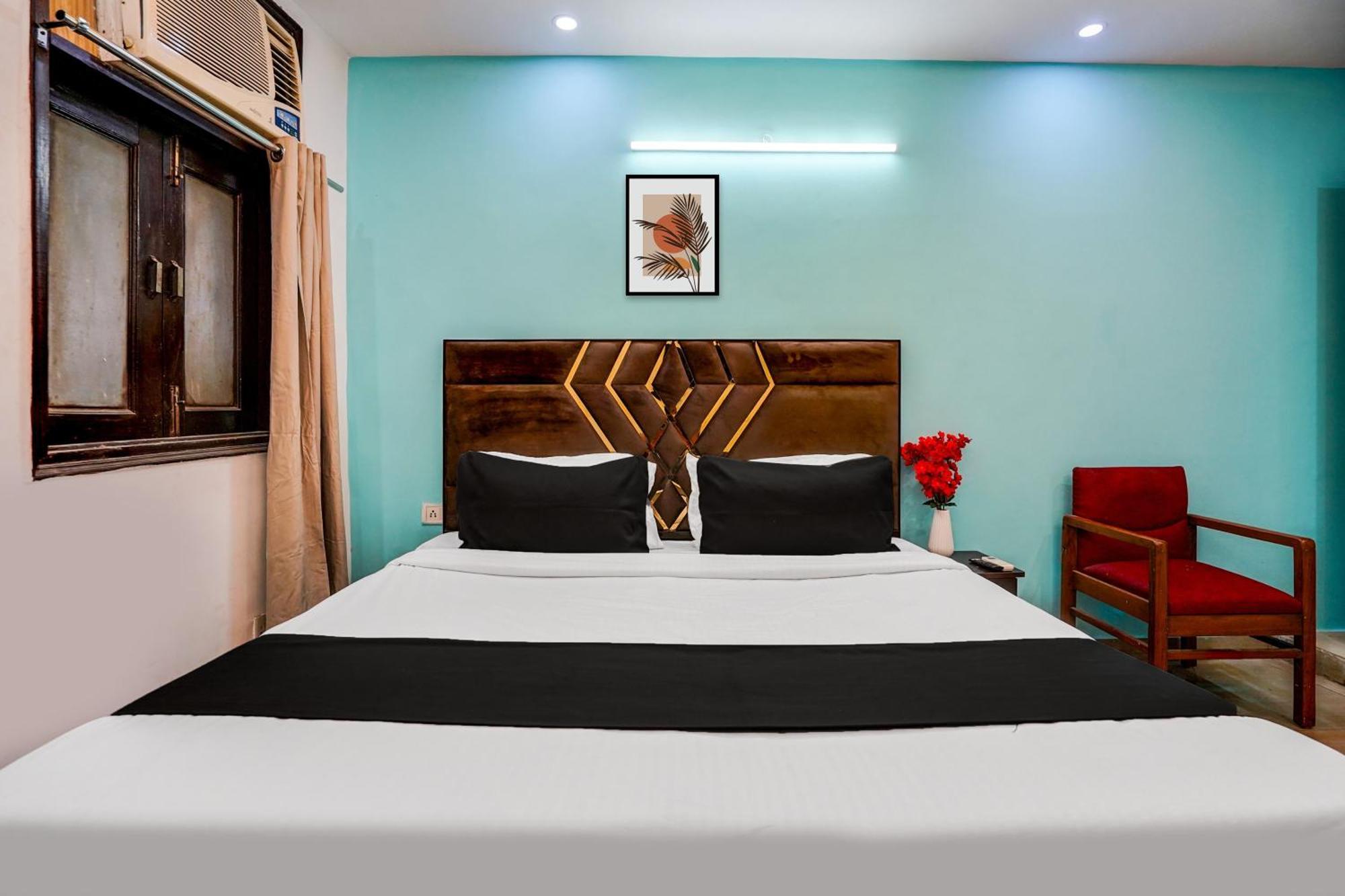 Hotel O Silver Key Kd Plaza Near Saket Metro Station Nuova Delhi Esterno foto